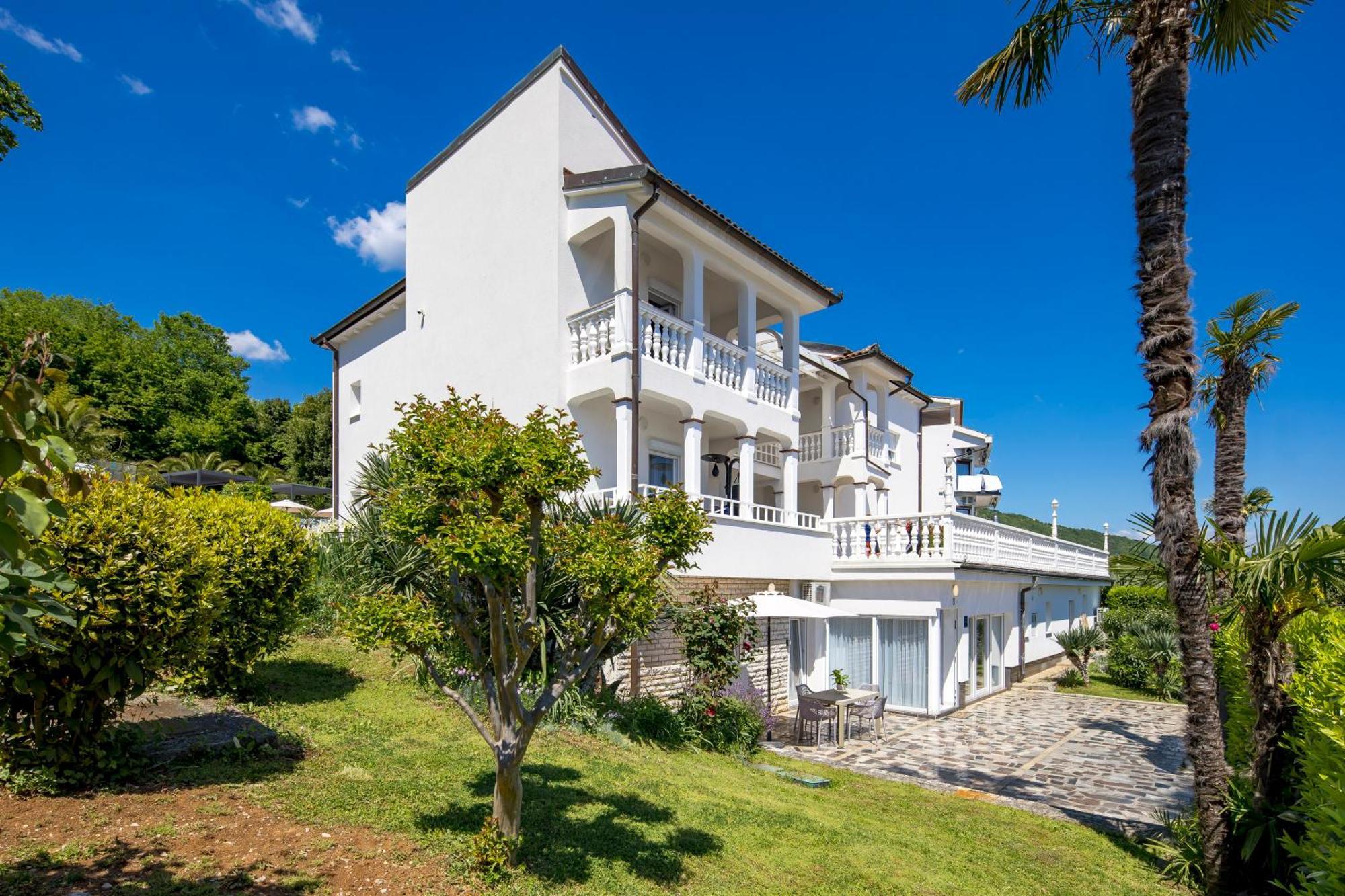 Villa Garden Apartment With Pool Opatija Zewnętrze zdjęcie